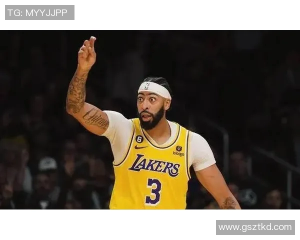 冲突升级!浓眉与教练发生激烈争执 冲突升级!浓眉与教练发生激烈争执