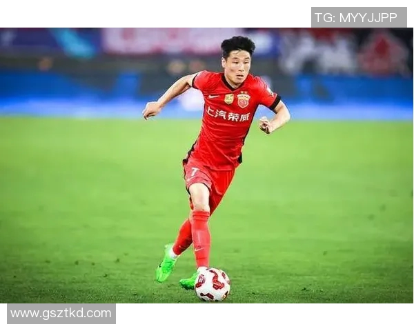 武磊赛场爆发小插曲,裁判如何处理? 武磊赛场爆发小插曲,裁判如何处理?